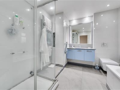 Family Bathroom: